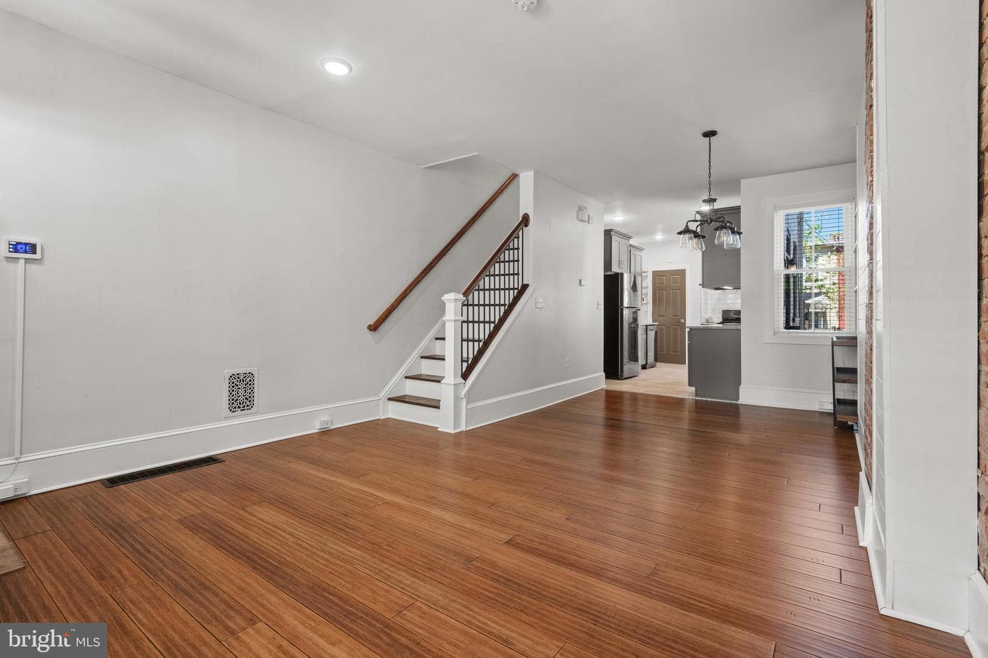 345 E Ross Street photo 8