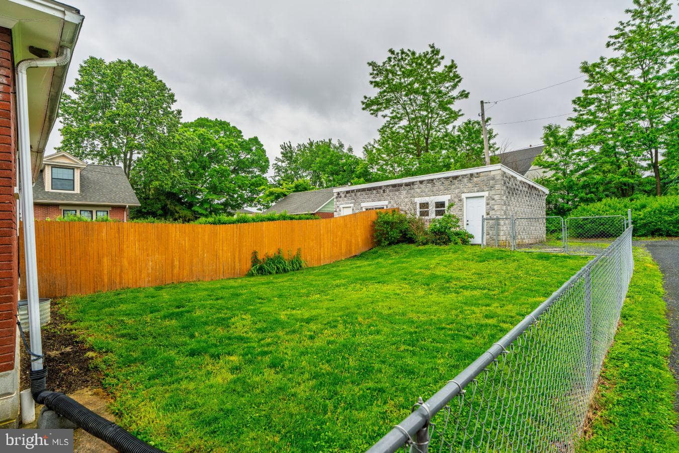 241 Atkins Avenue photo 4