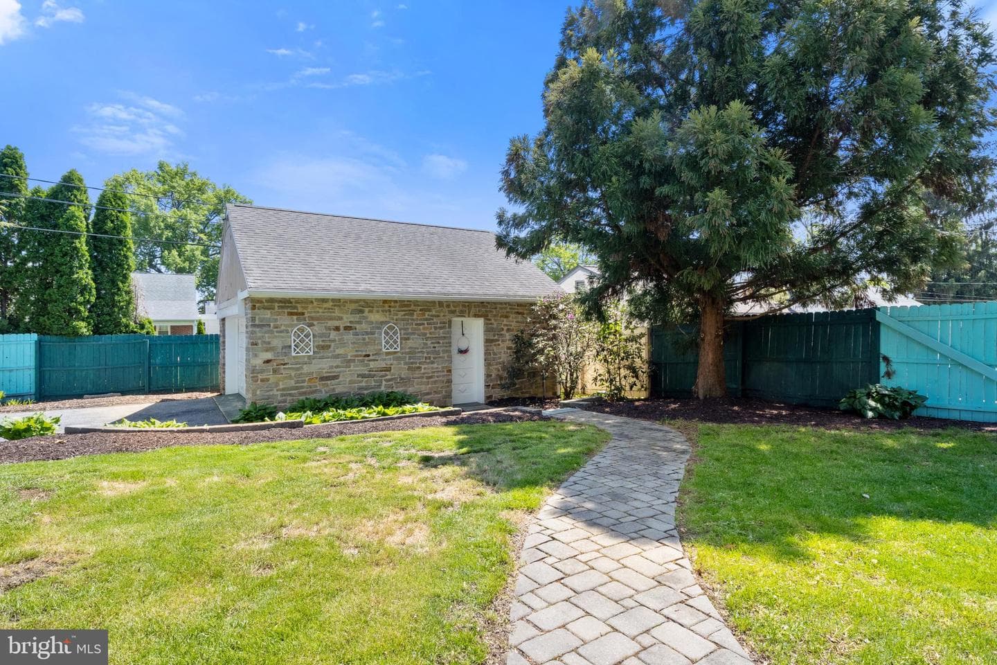 2241 Manor Ridge Drive photo 10