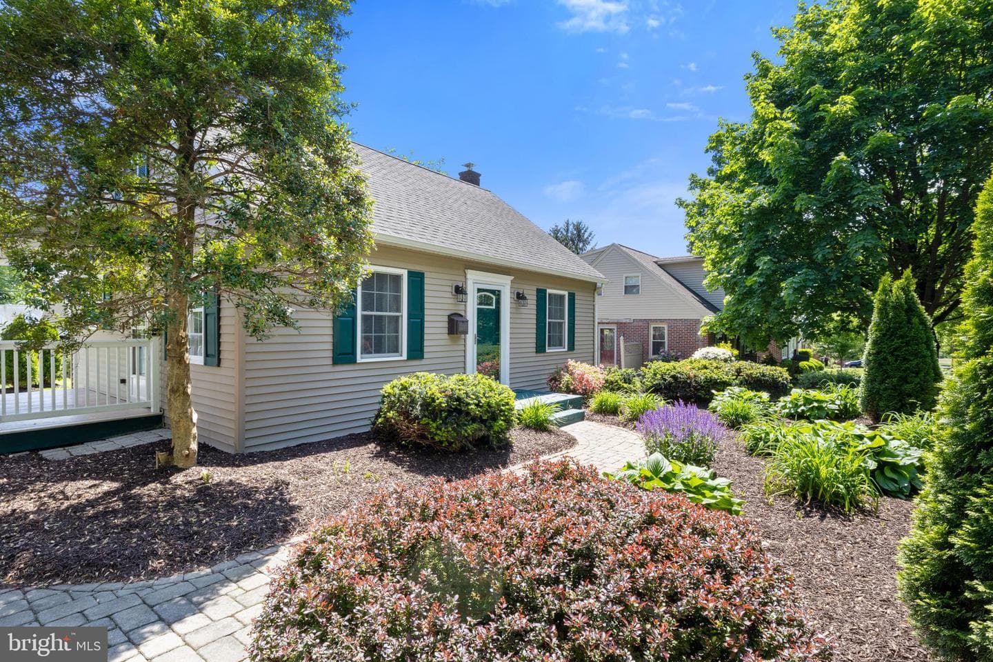 2241 Manor Ridge Drive photo 2