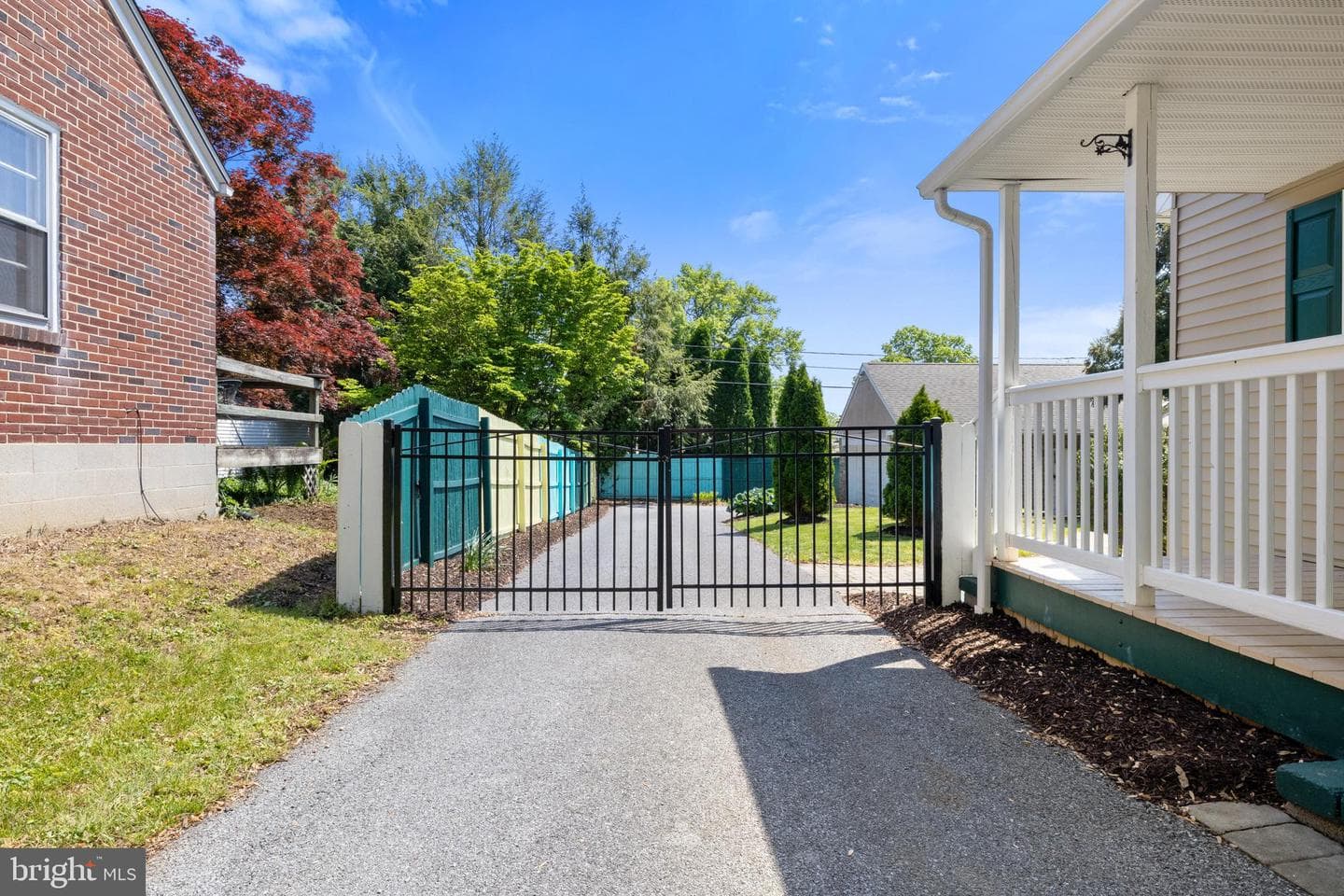 2241 Manor Ridge Drive photo 5