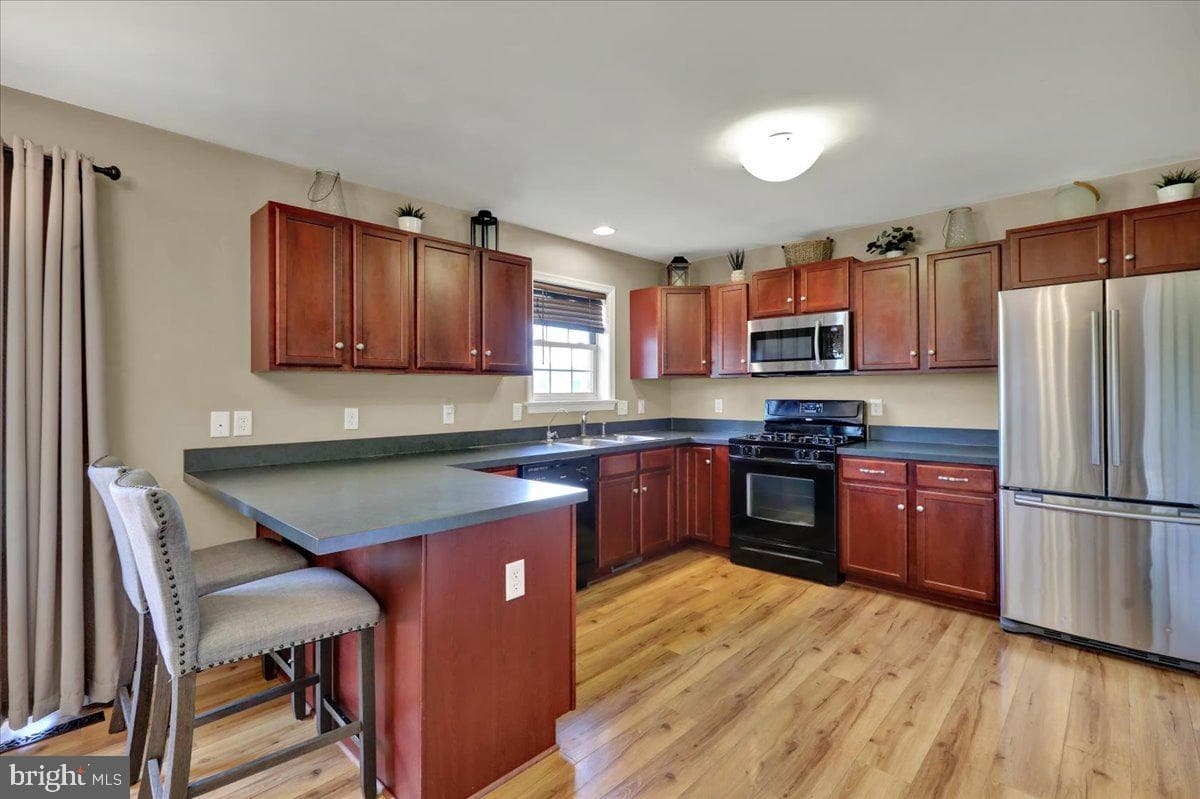 345 Alexandria Court photo 10