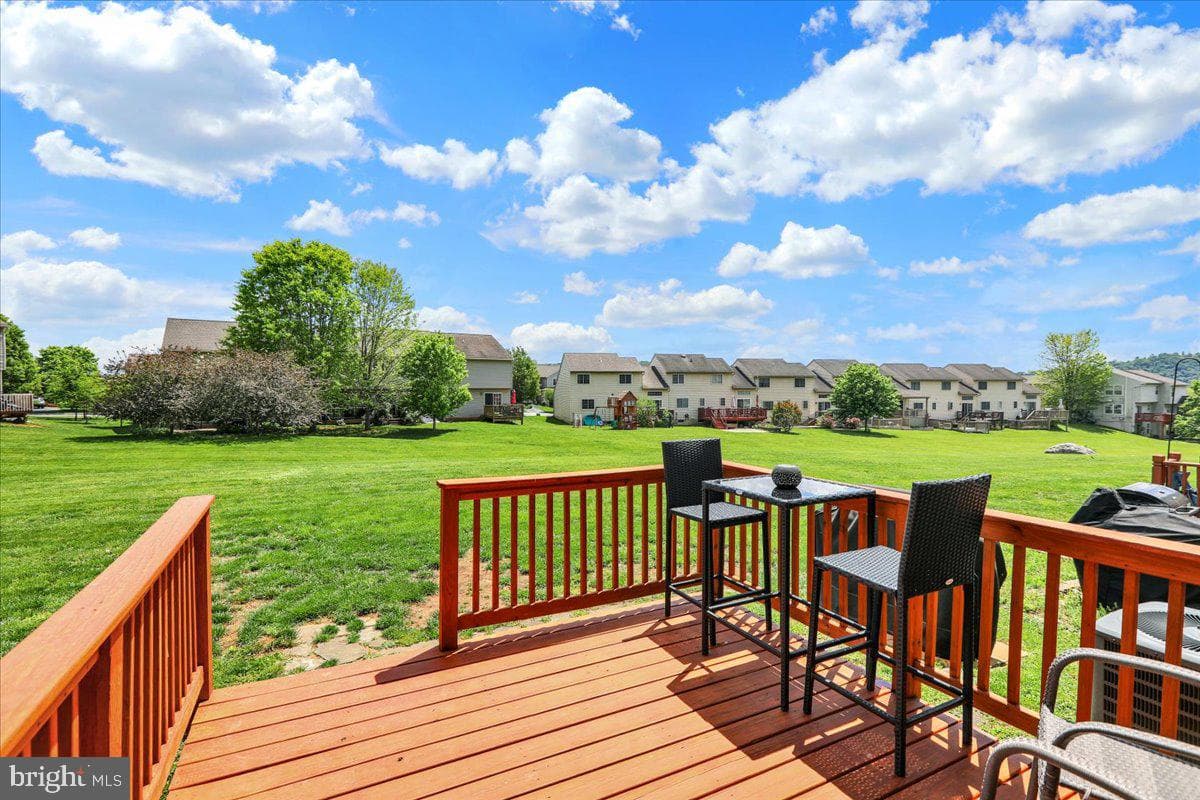 345 Alexandria Court photo 15