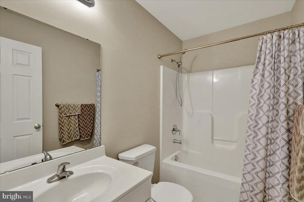 345 Alexandria Court photo 19