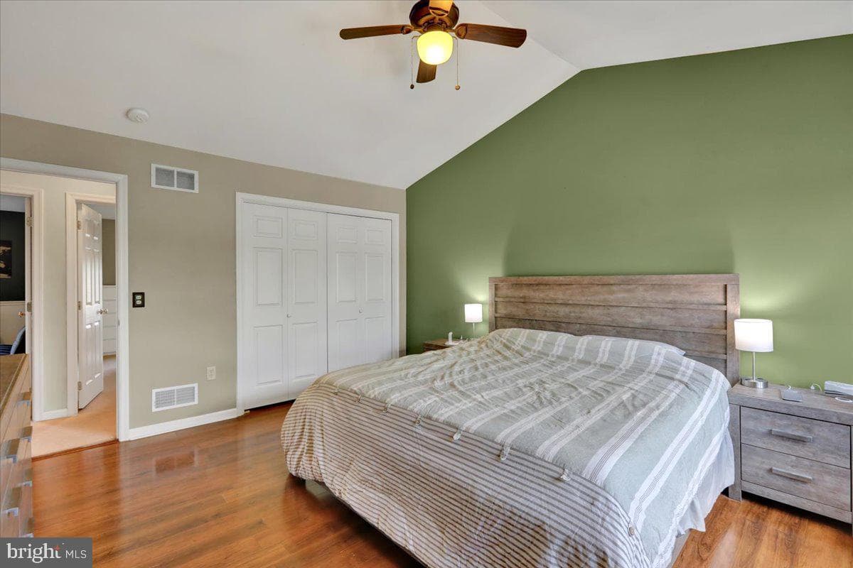 345 Alexandria Court photo 20