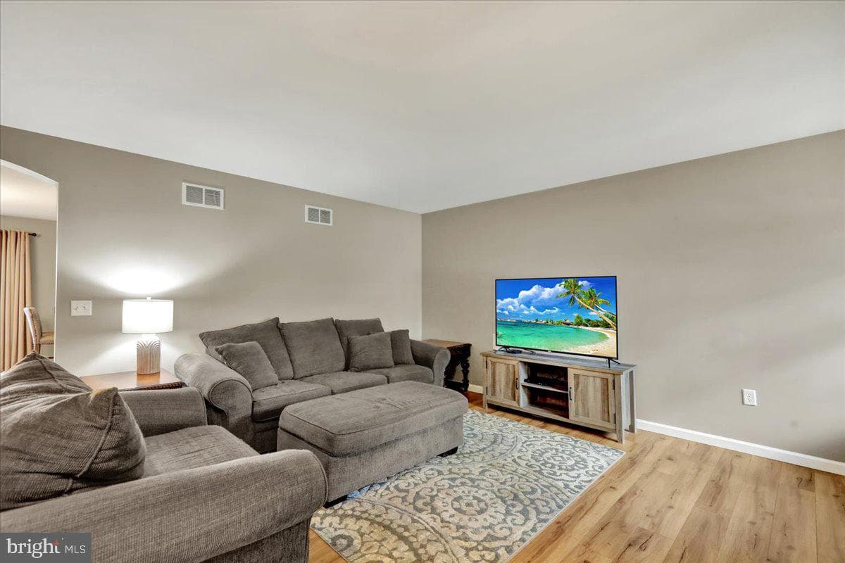 345 Alexandria Court photo 5
