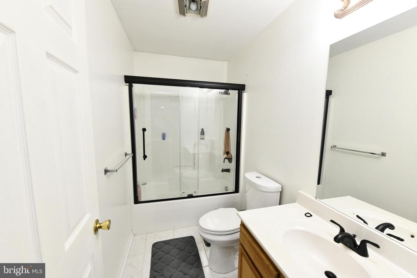 1117 Sterling Place photo 13