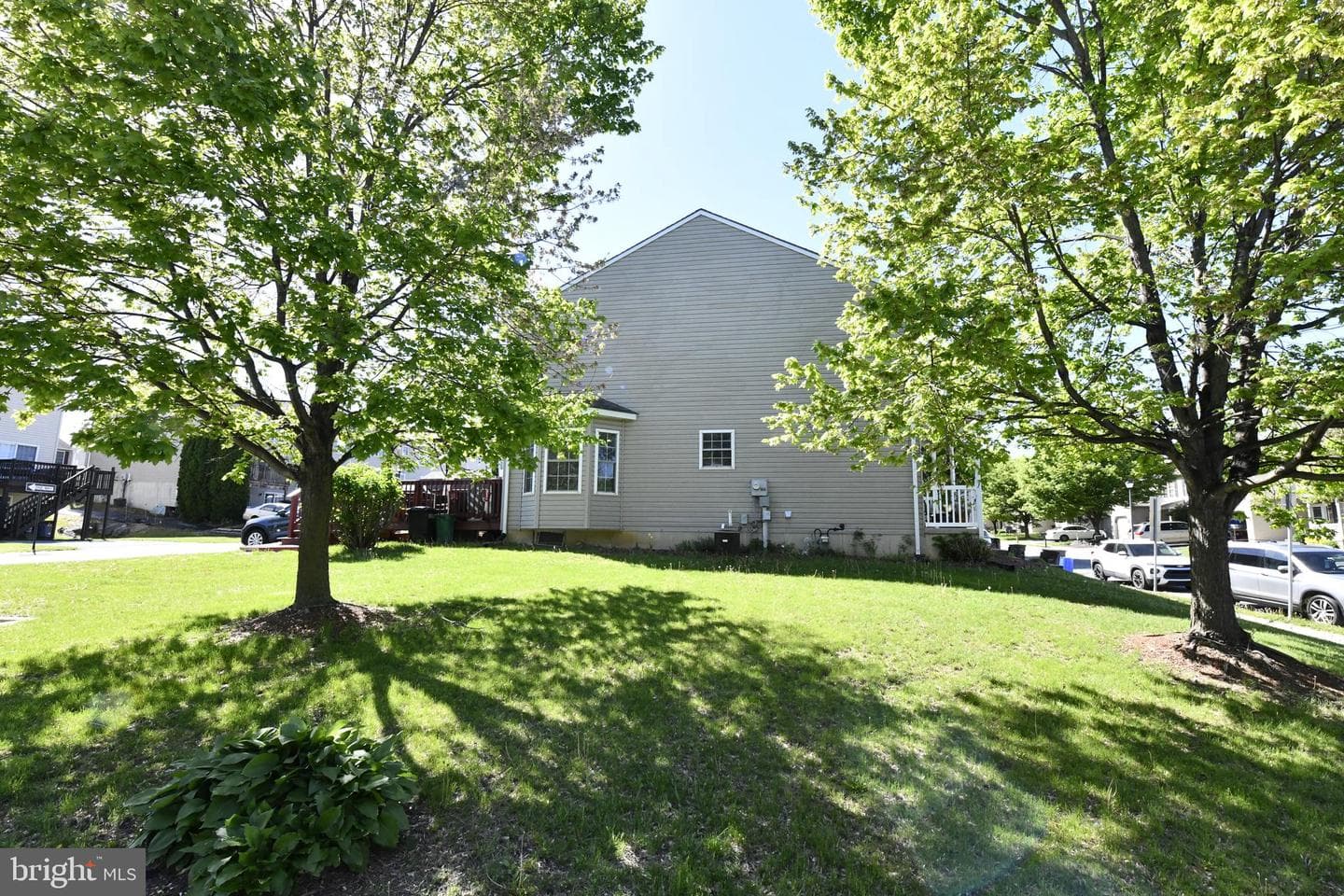 1117 Sterling Place photo 2