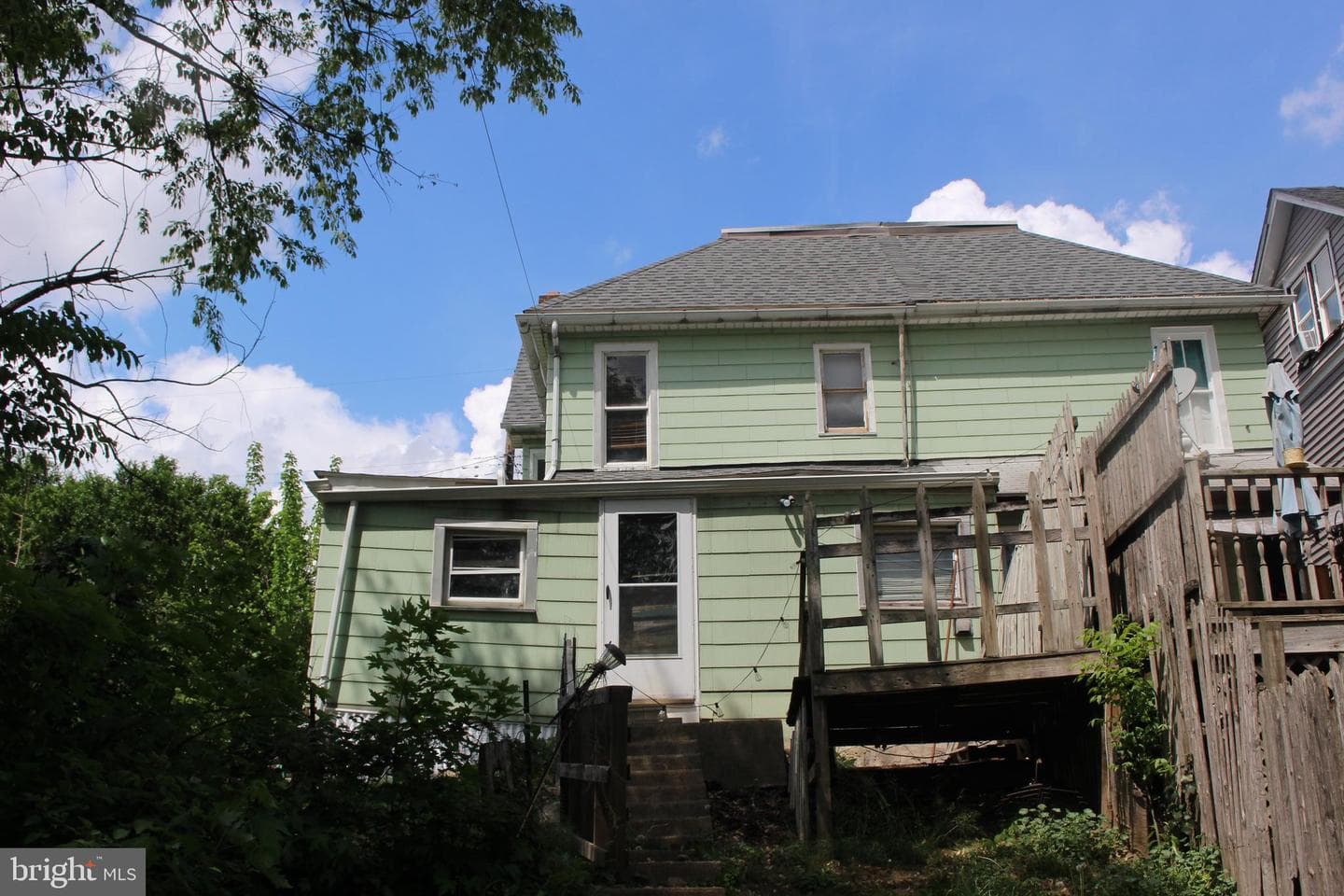527 W Market Street photo 2