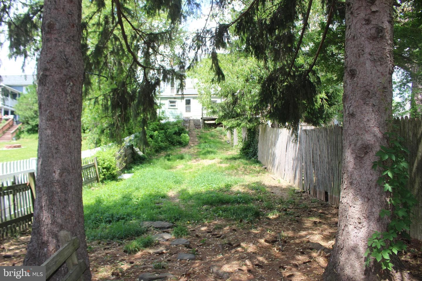 527 W Market Street photo 4