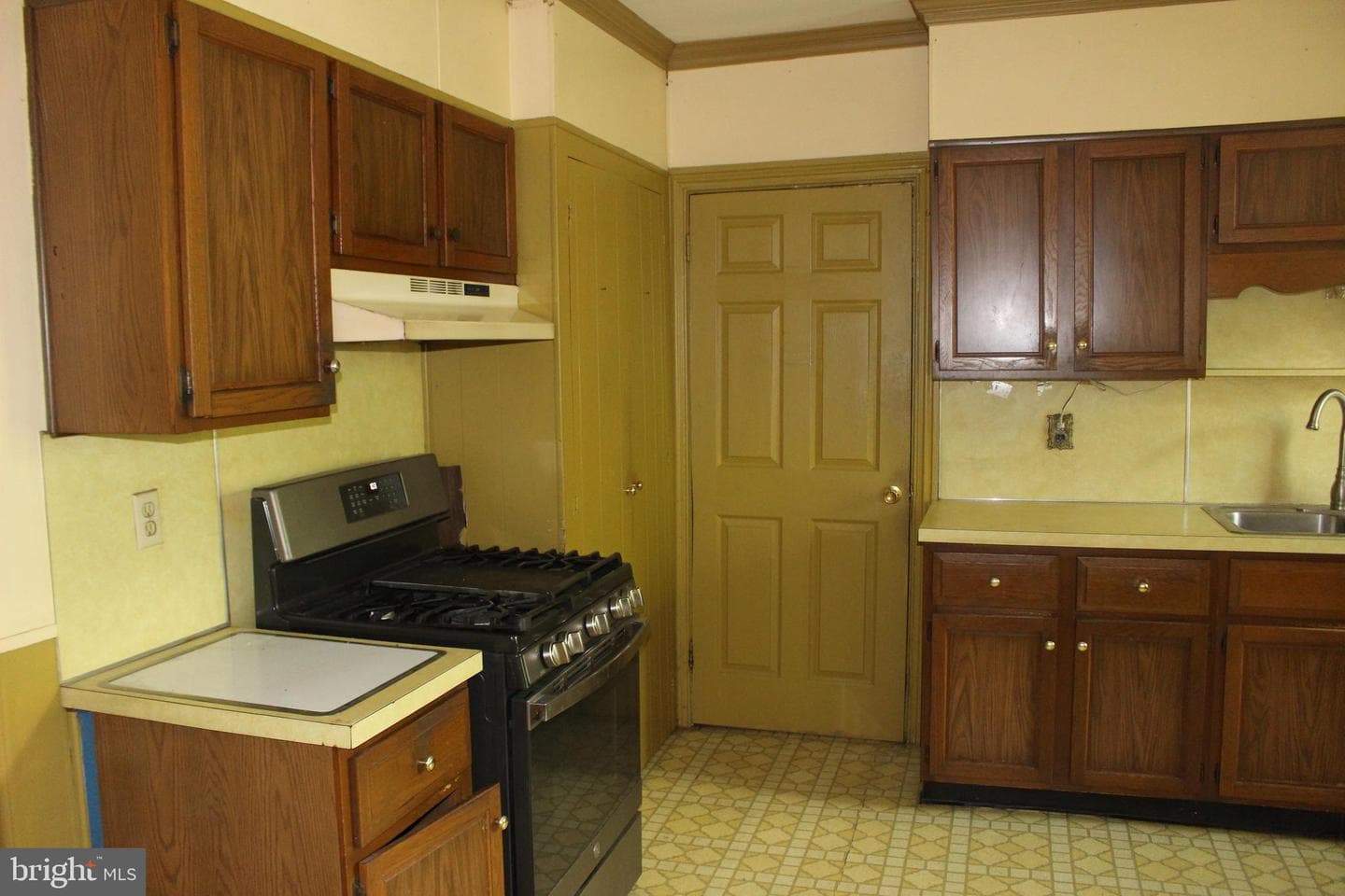 527 W Market Street photo 6