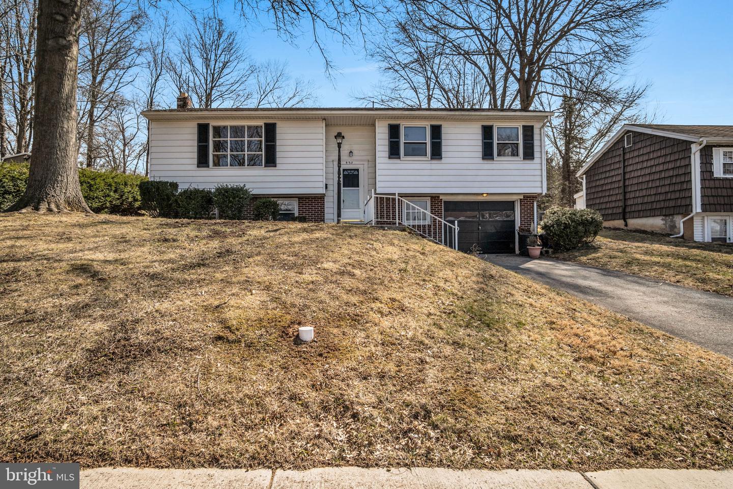 430 Lemon Street photo 1