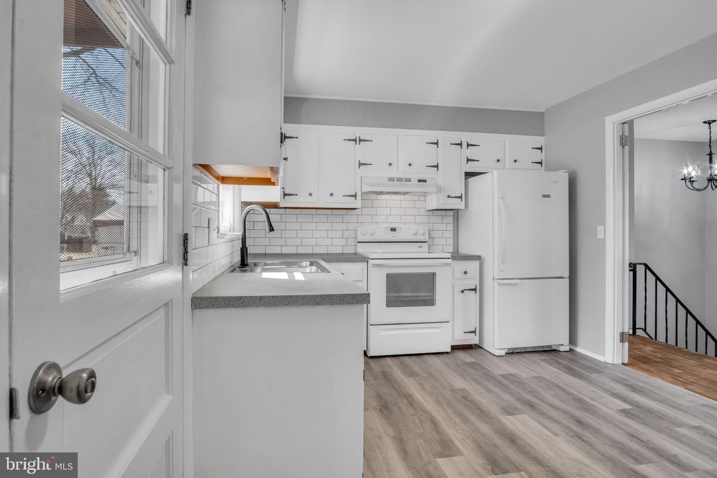 430 Lemon Street photo 10