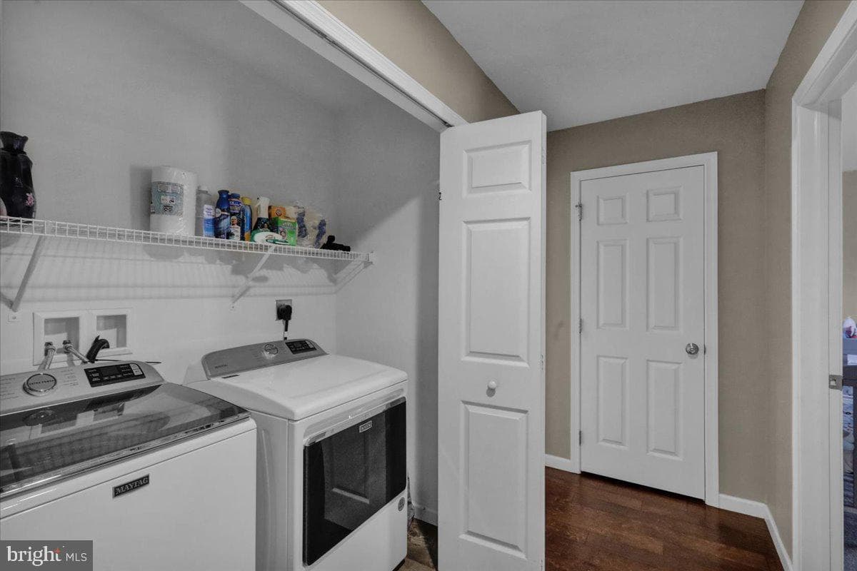 896 Fenton Avenue photo 28