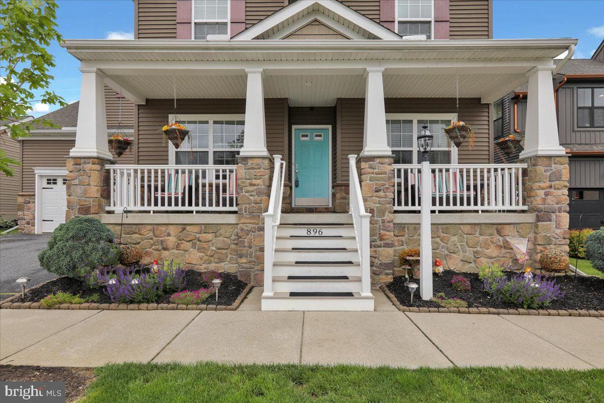 896 Fenton Avenue photo 3