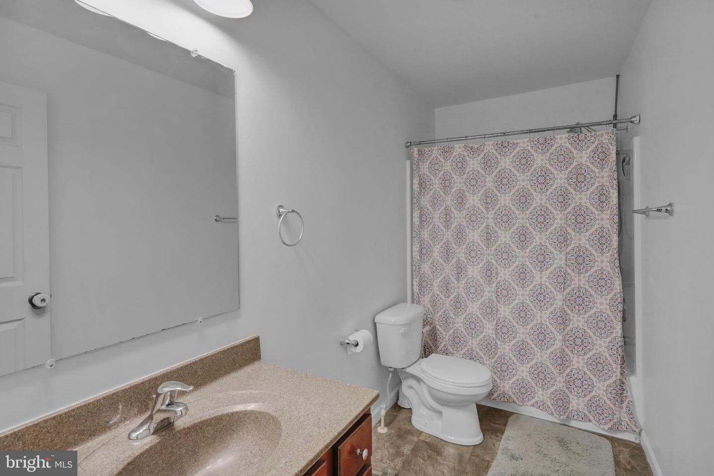 896 Fenton Avenue photo 32