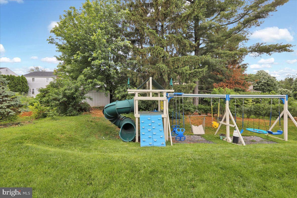 896 Fenton Avenue photo 45