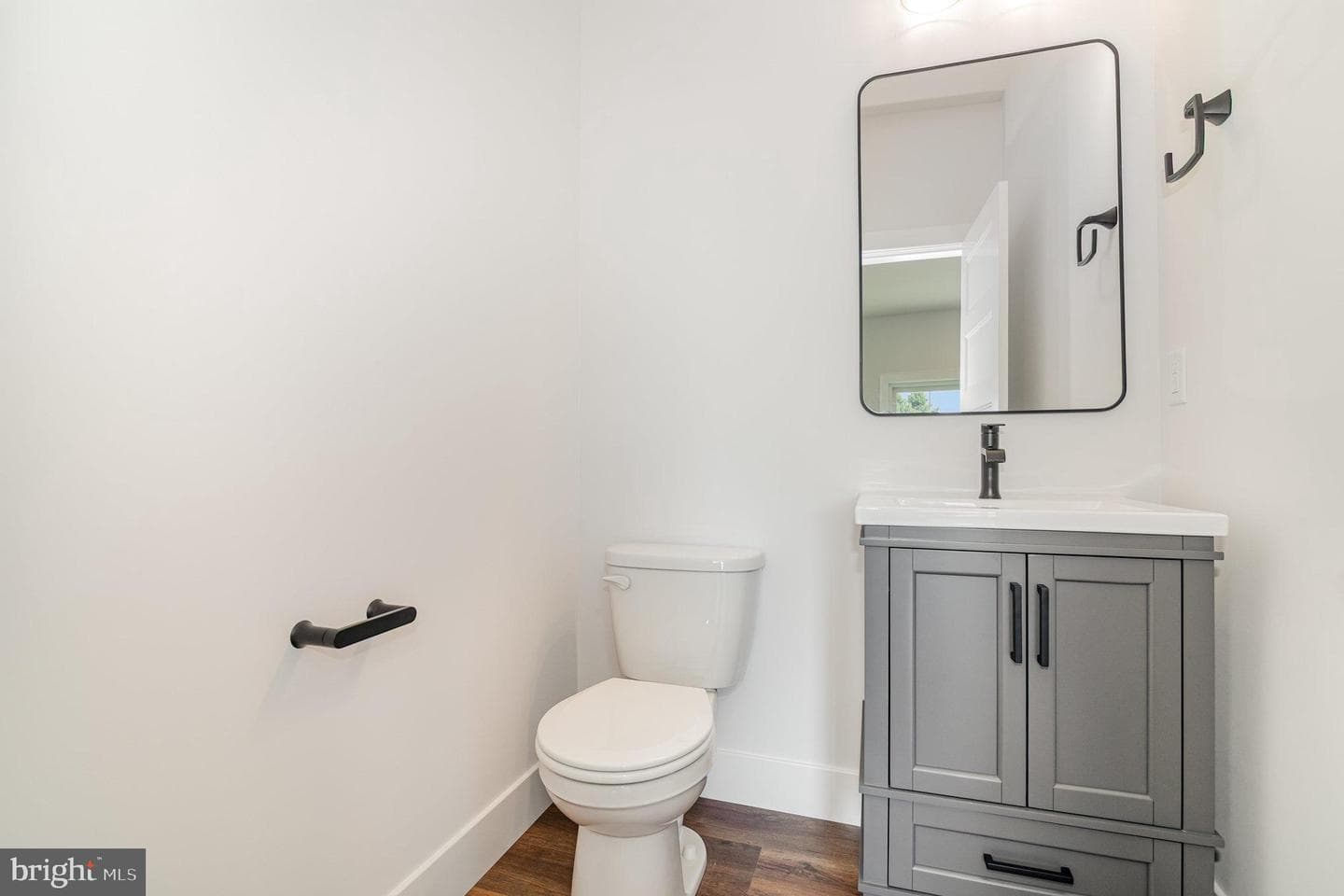 2085 Andrew Avenue photo 14