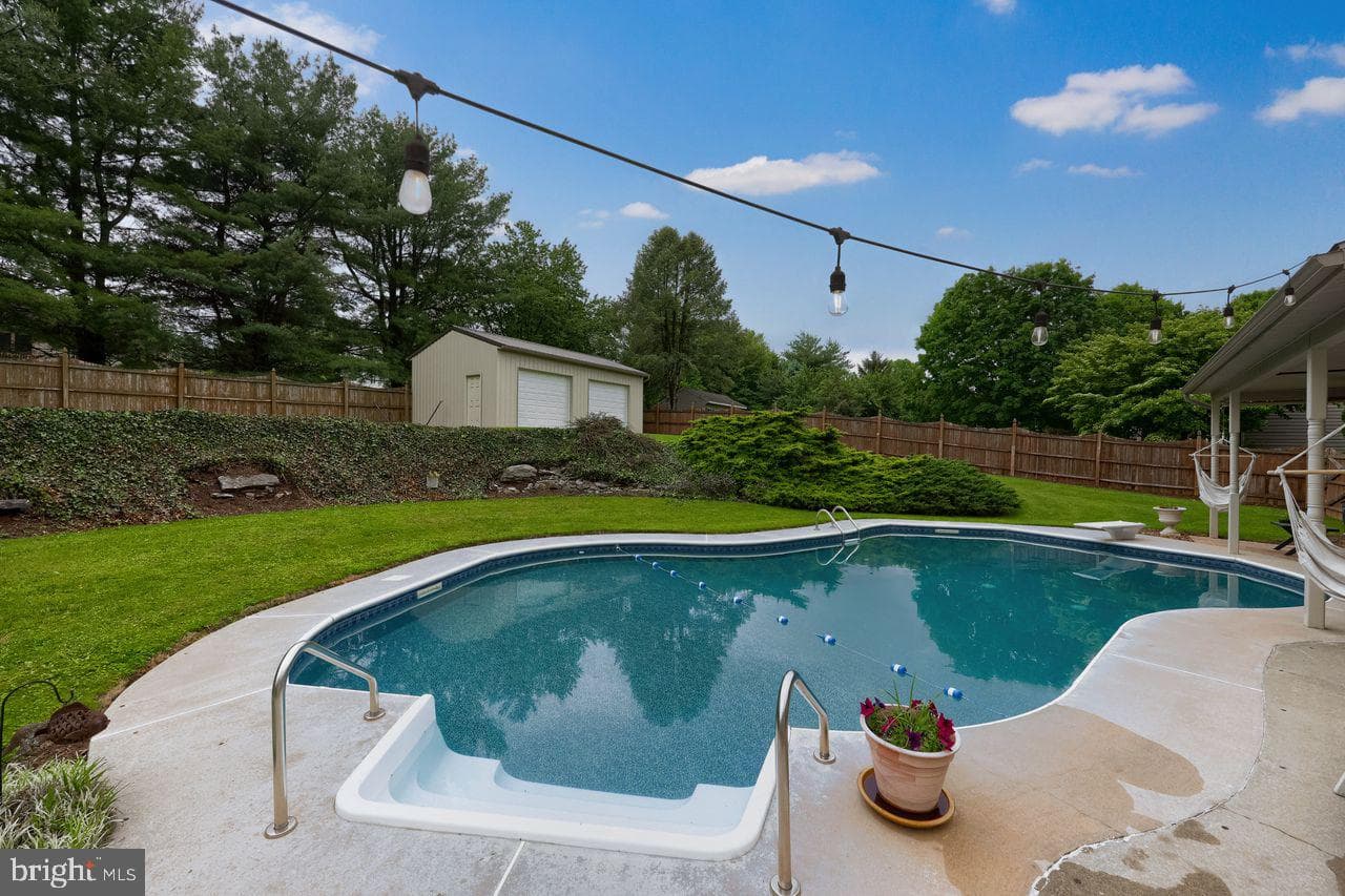1015 Flagstone Court photo 14