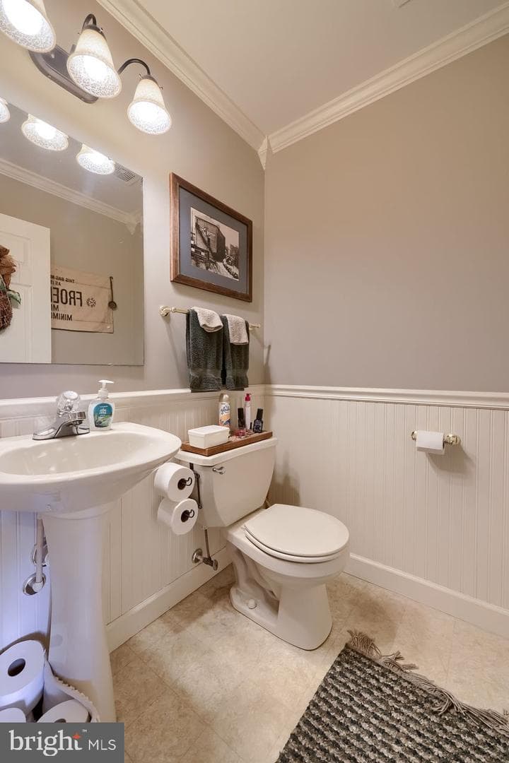1015 Flagstone Court photo 18