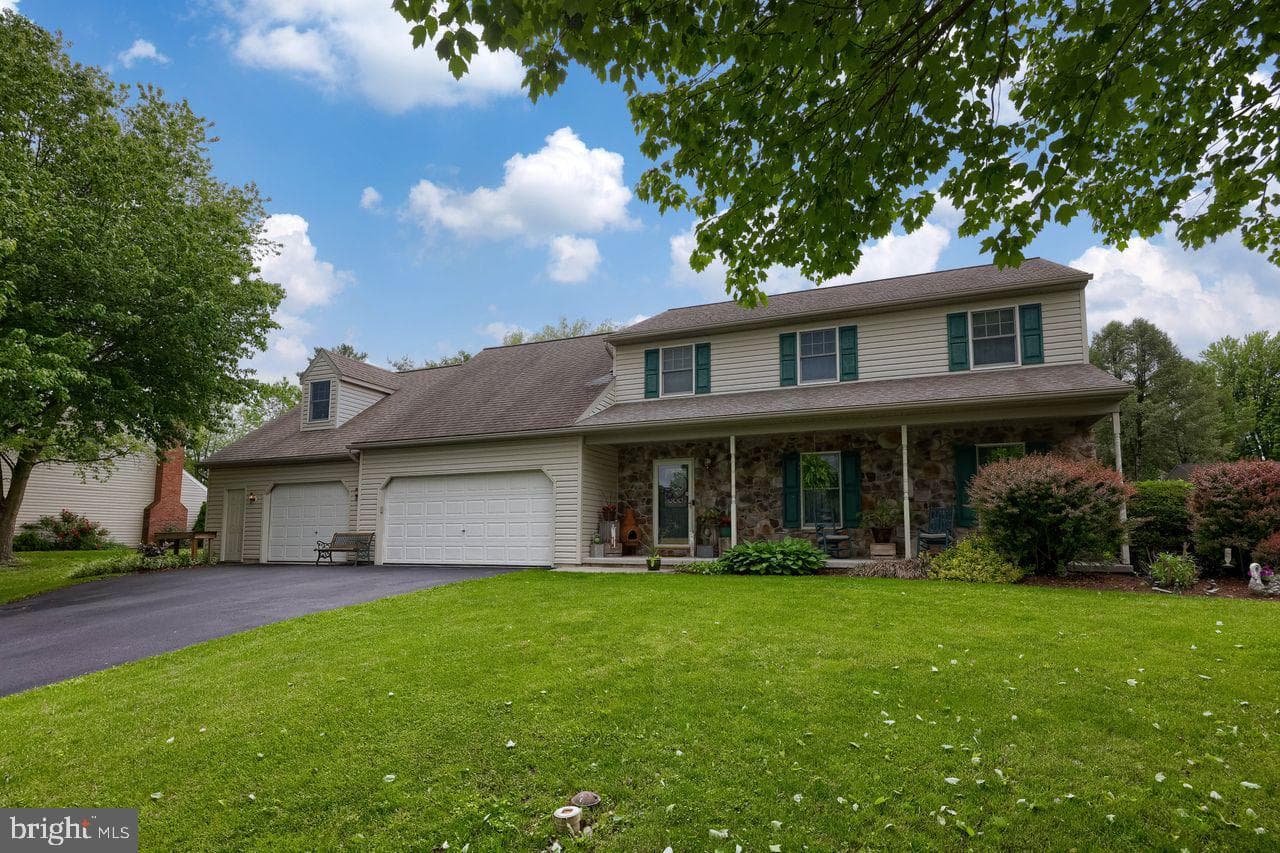 1015 Flagstone Court photo 2