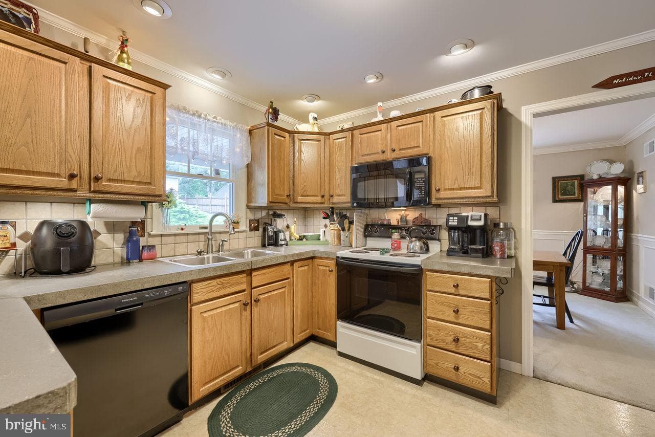 1015 Flagstone Court photo 28