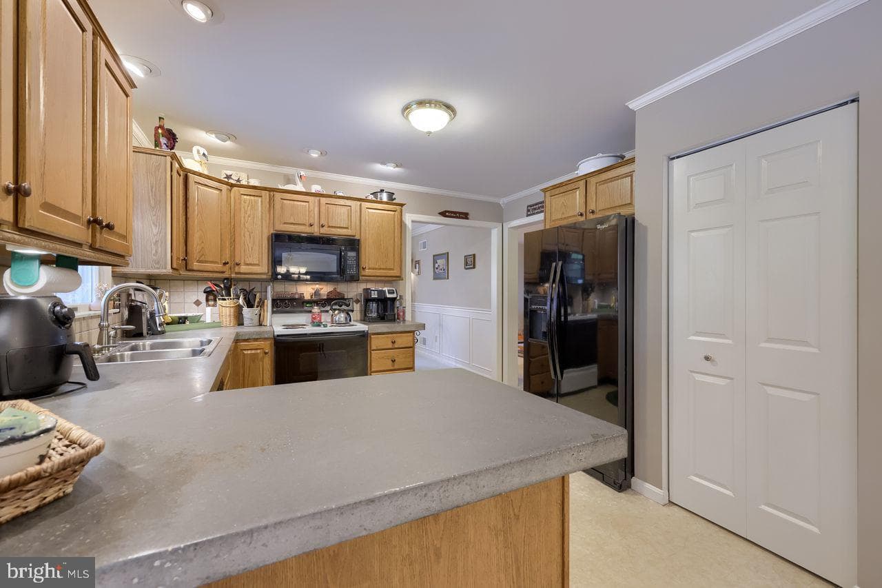 1015 Flagstone Court photo 30