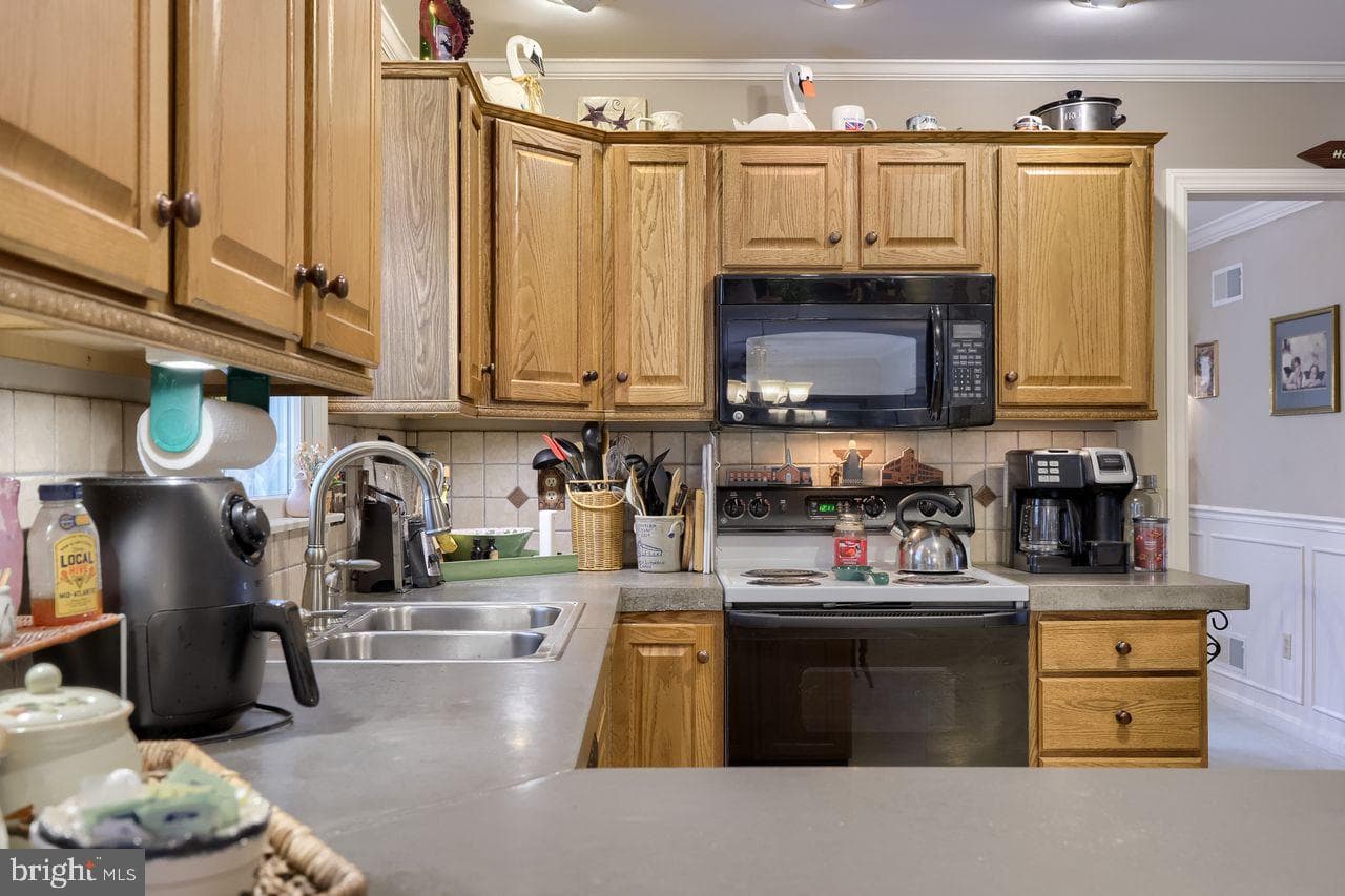 1015 Flagstone Court photo 31