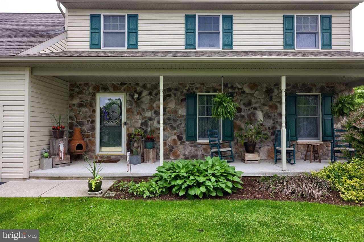 1015 Flagstone Court photo 4
