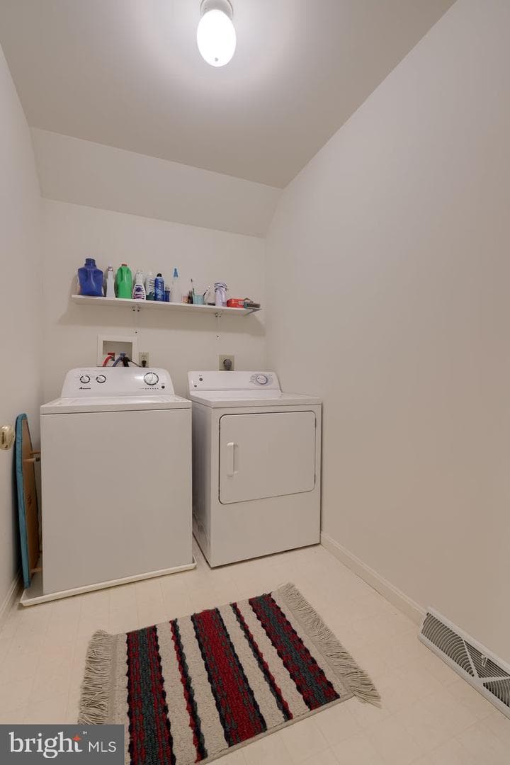 1015 Flagstone Court photo 44