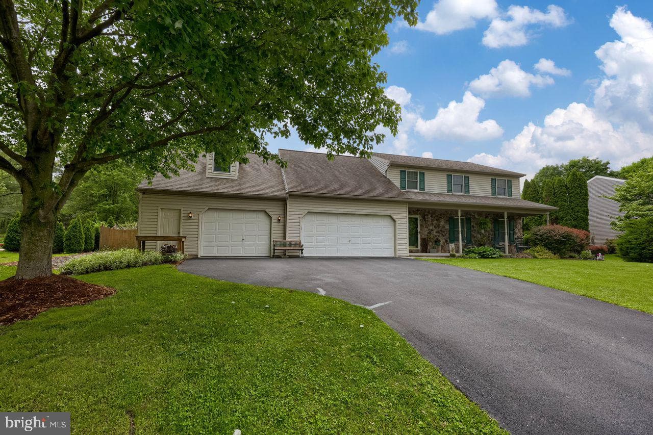 1015 Flagstone Court photo 5