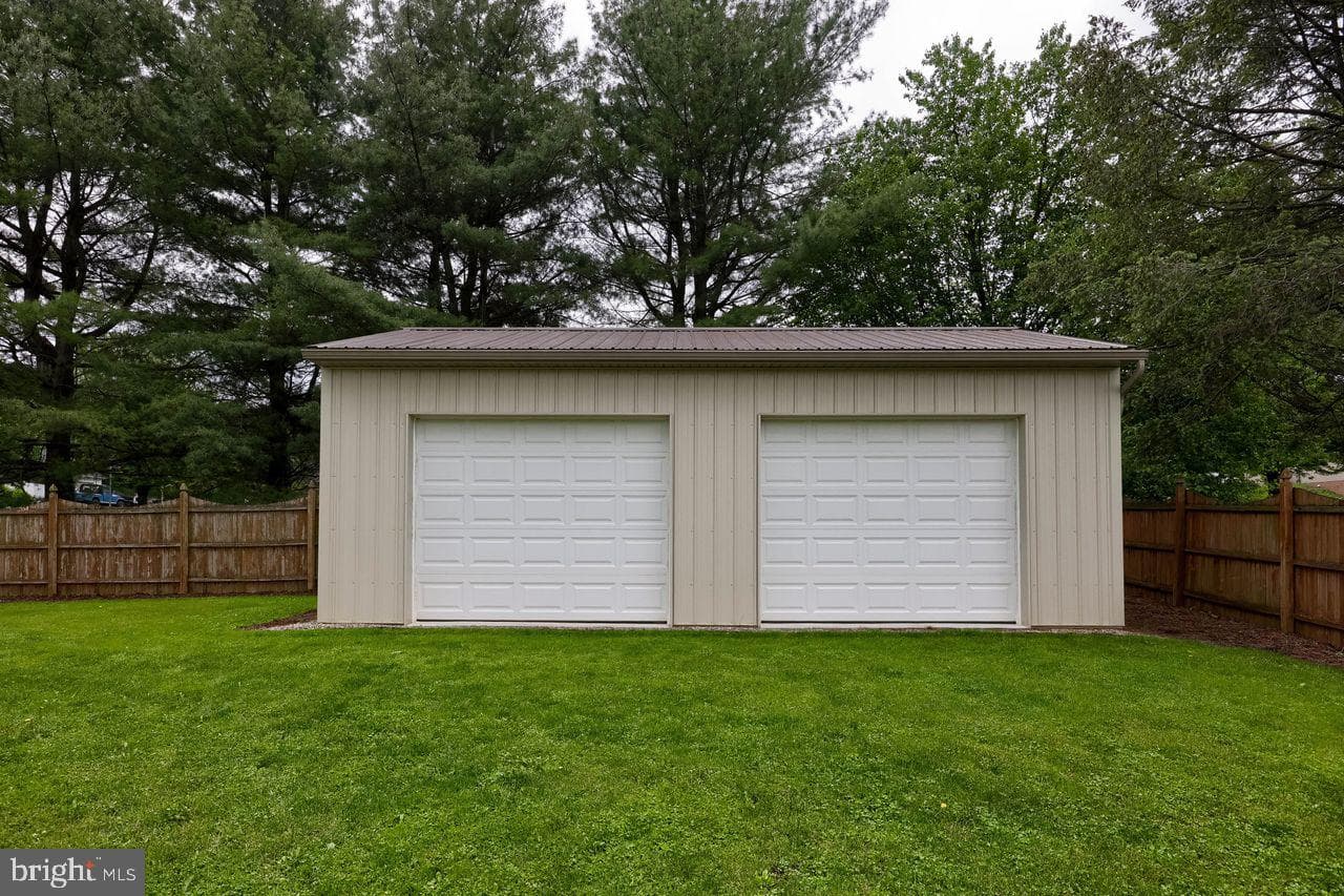 1015 Flagstone Court photo 8