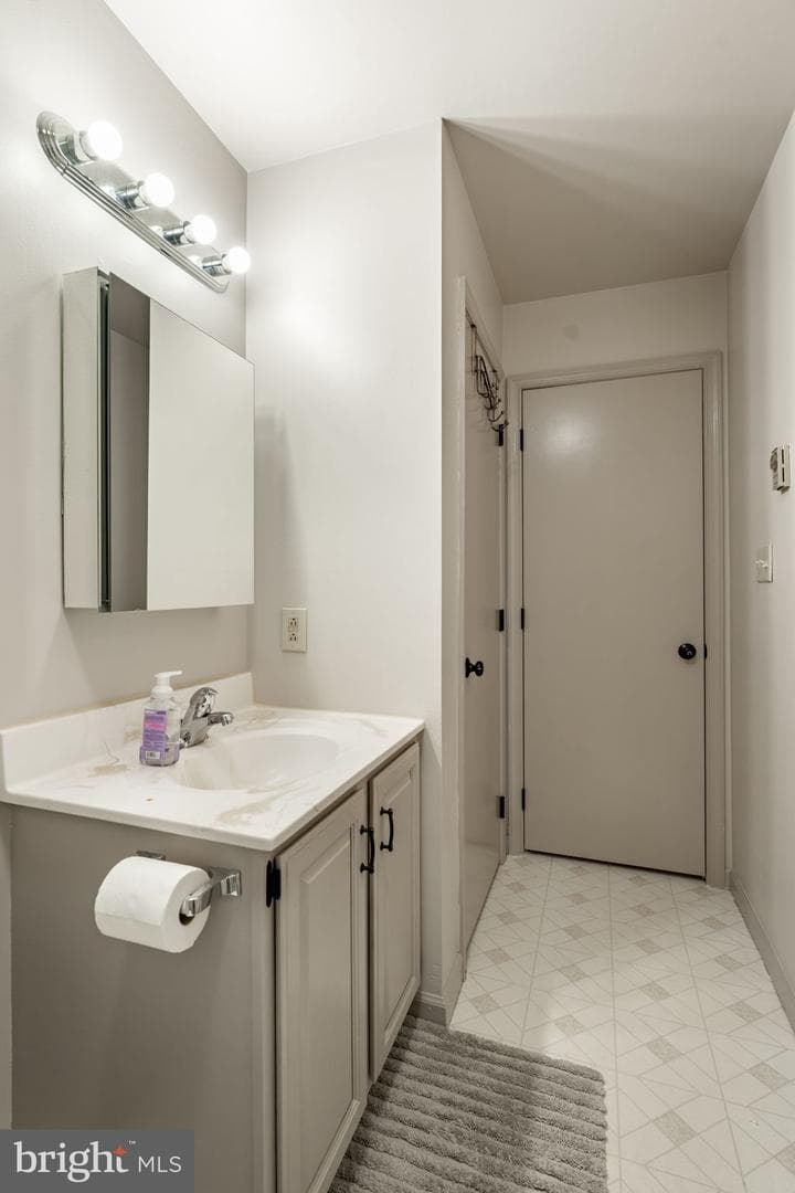563 Airport Road photo 17