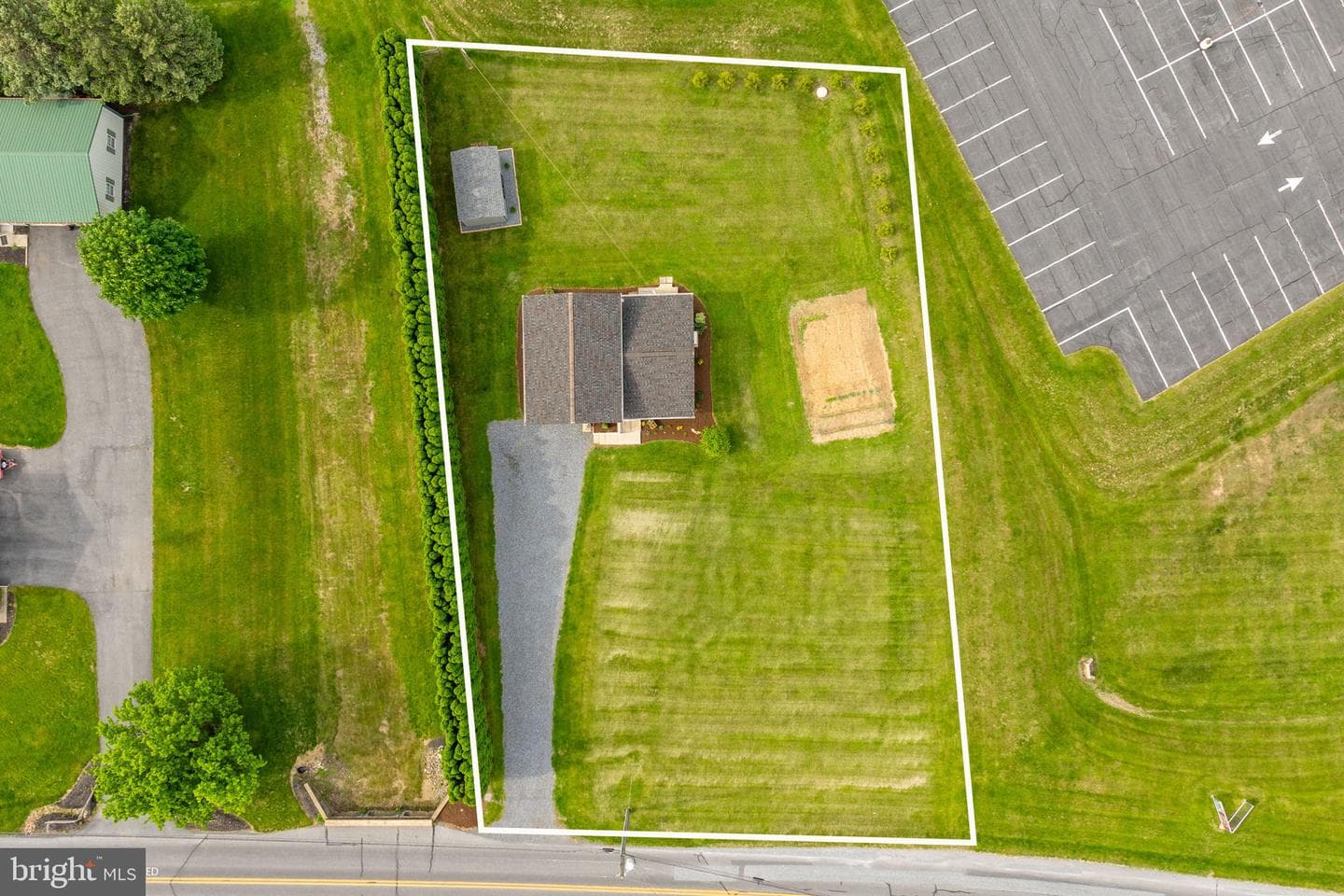 563 Airport Road photo 2