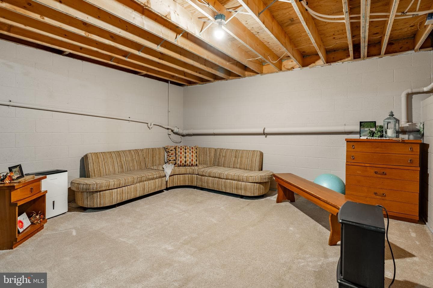 563 Airport Road photo 22