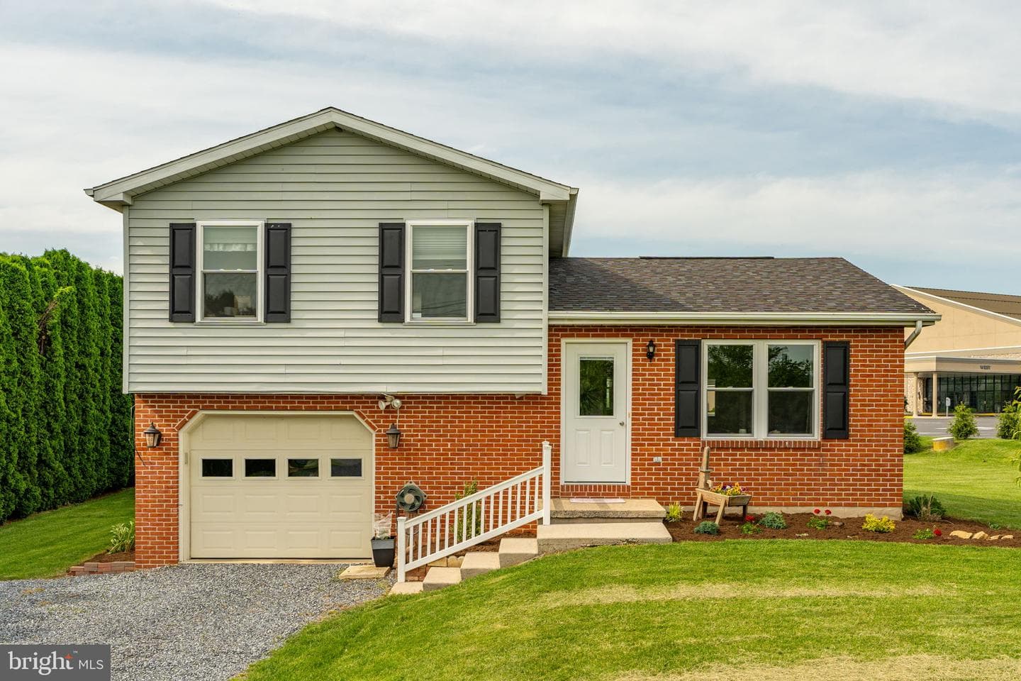 563 Airport Road photo 28