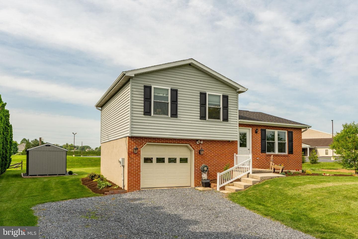 563 Airport Road photo 29