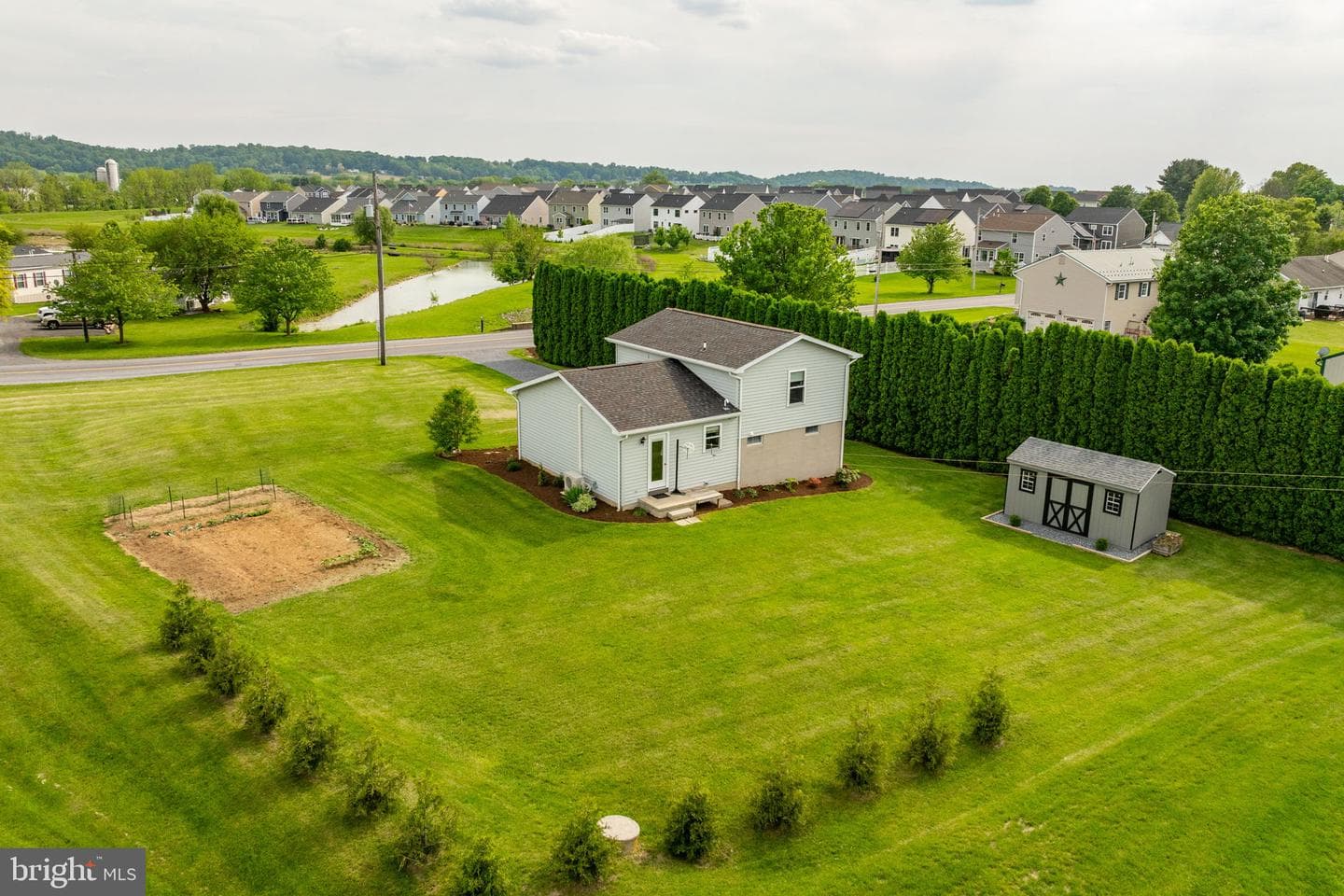 563 Airport Road photo 3