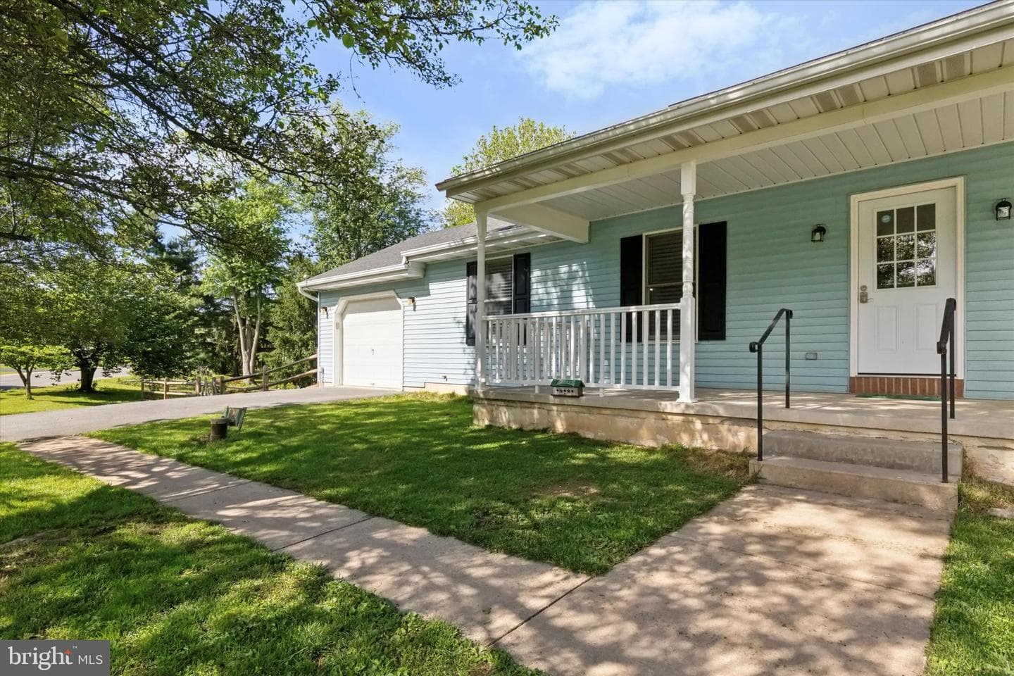 1069 Hearthstone Road photo 3