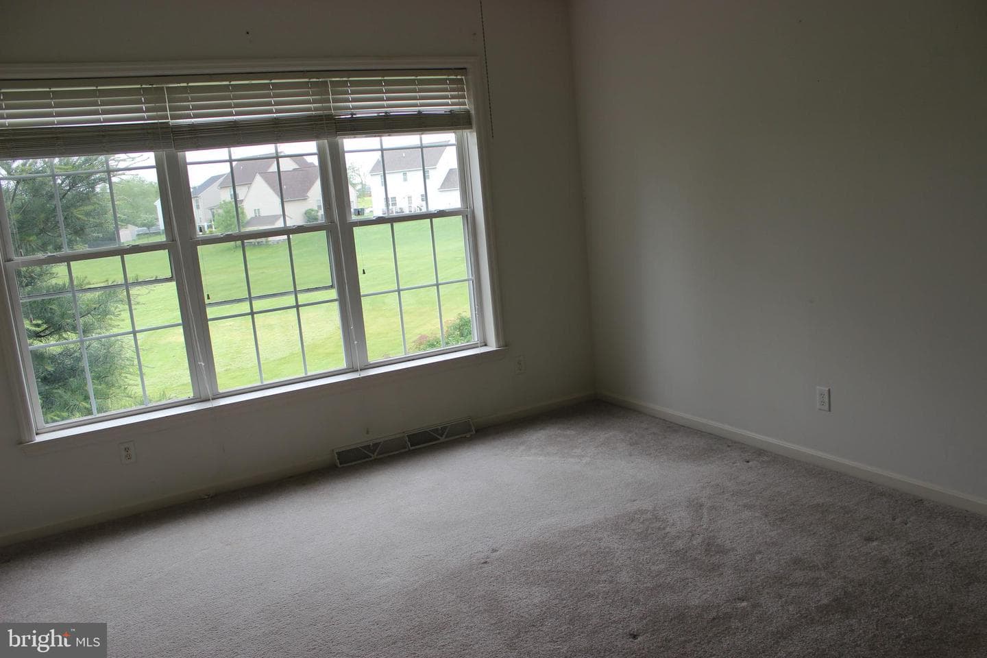 15 Reagan Drive photo 12