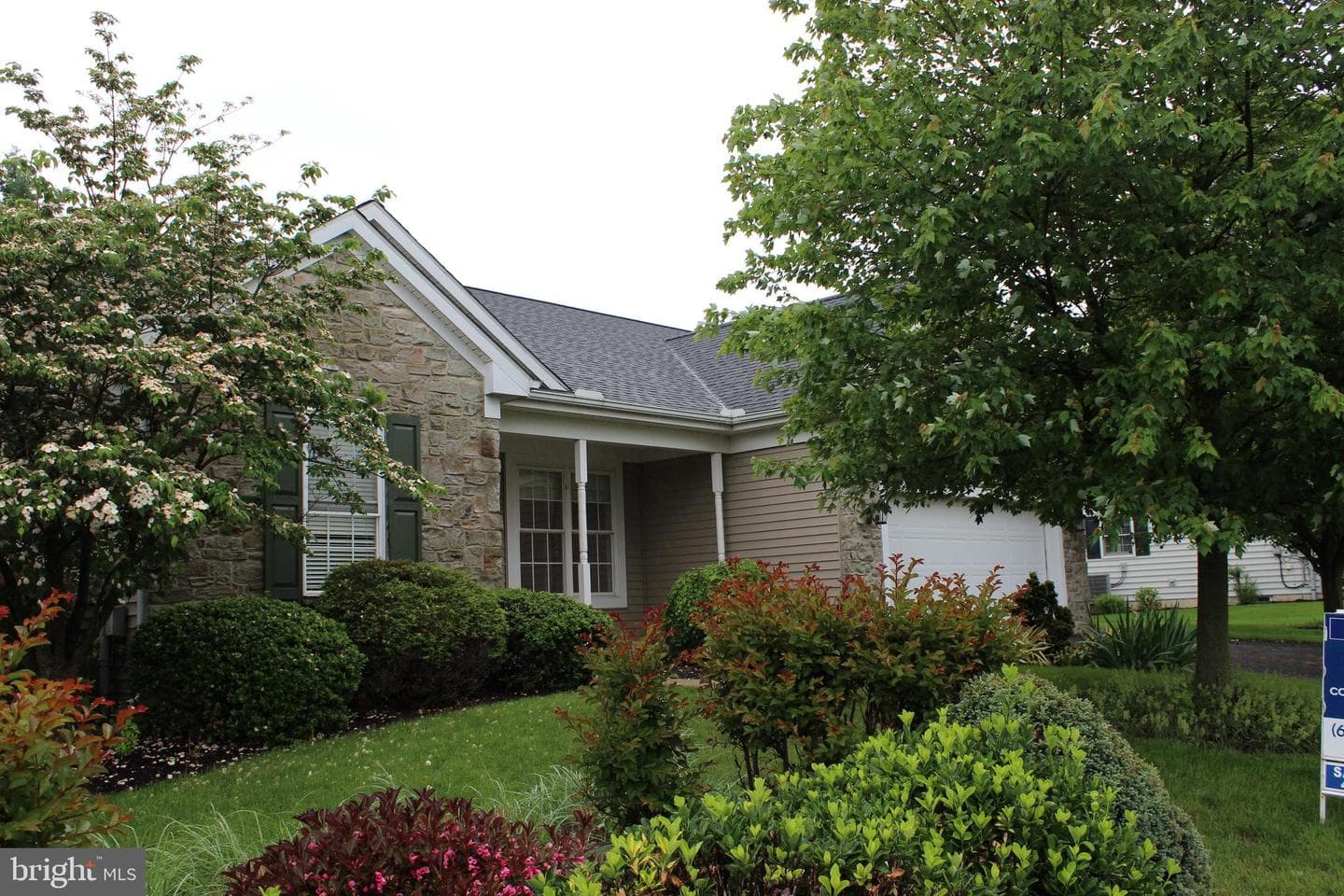 15 Reagan Drive photo 2