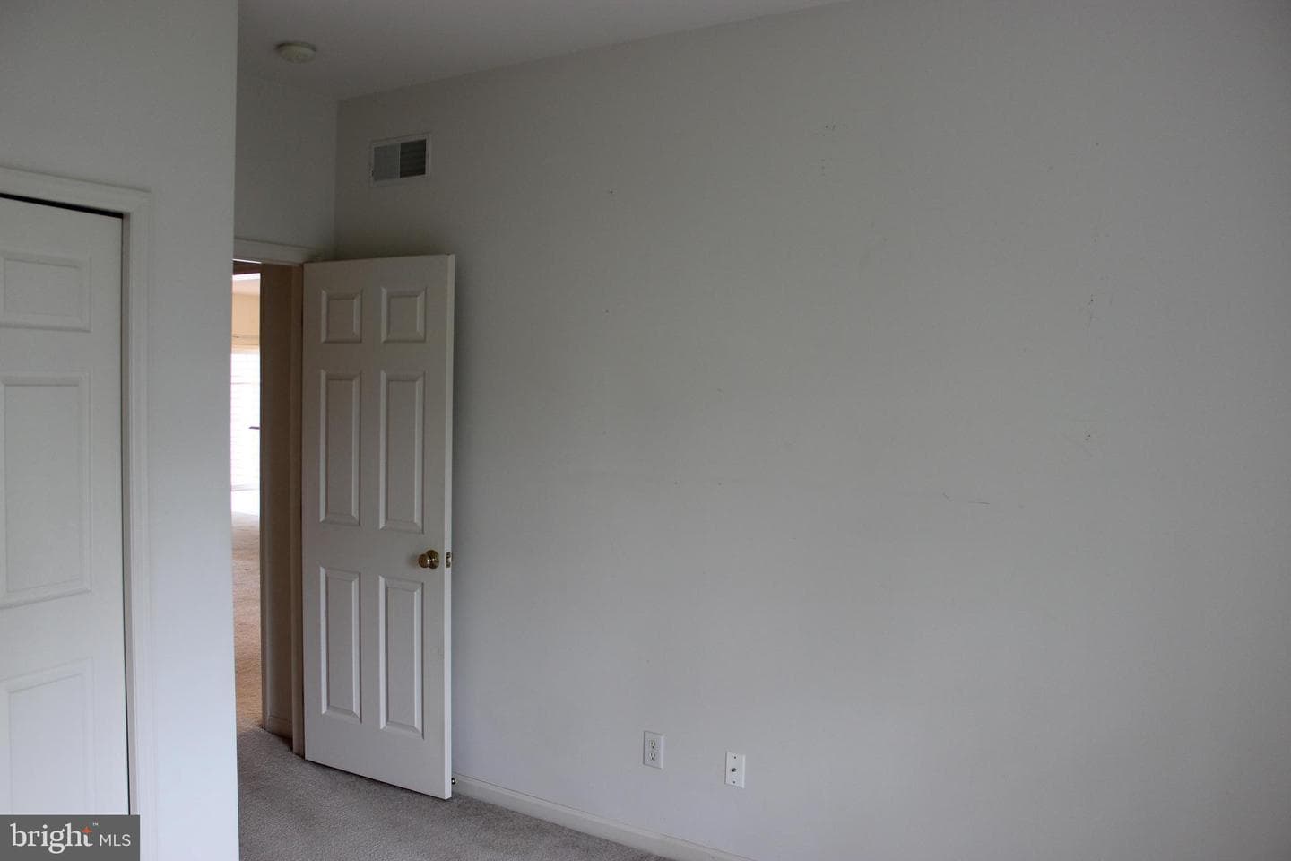 15 Reagan Drive photo 24