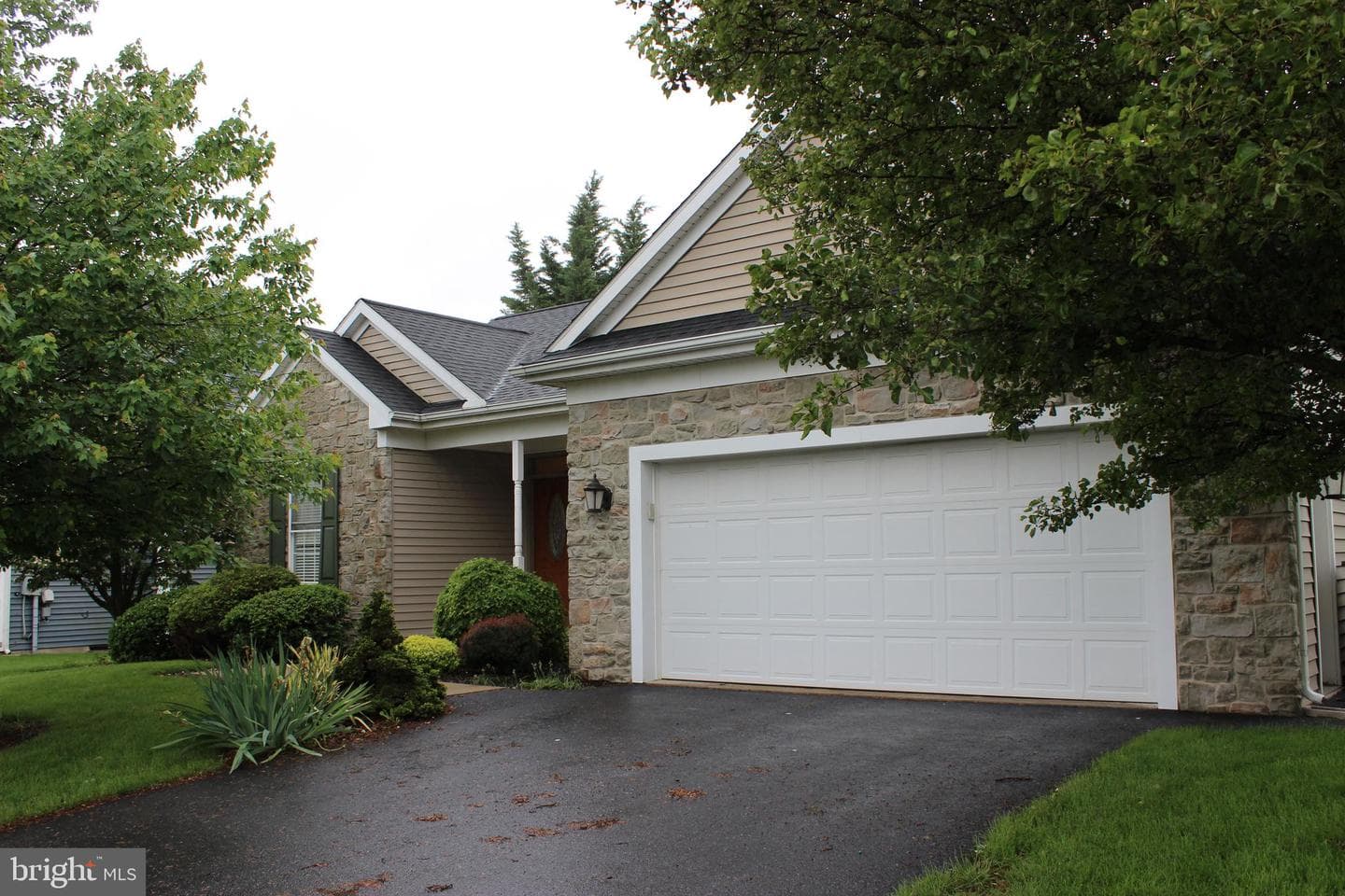 15 Reagan Drive photo 3