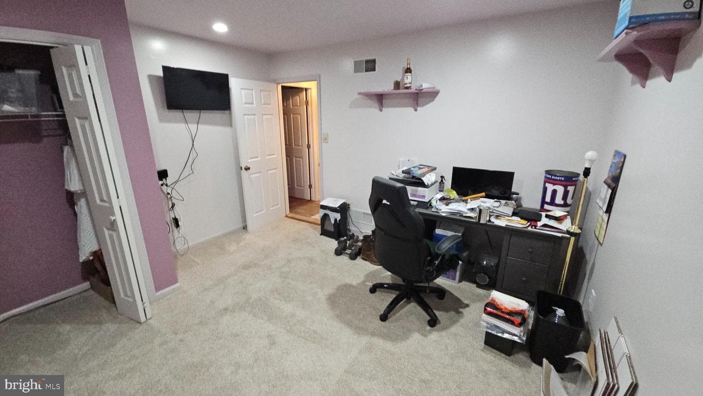 1300 River Road photo 13
