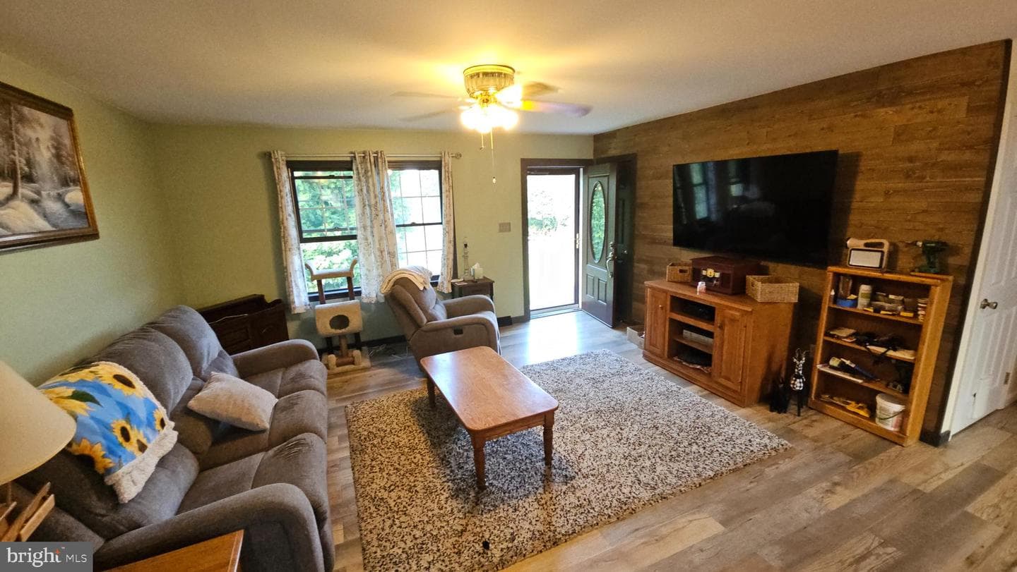 1300 River Road photo 6