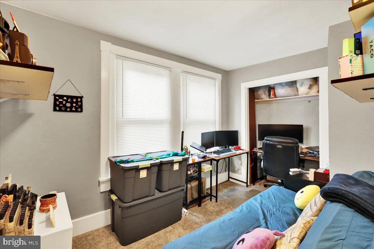 10 Caroline Street photo 16