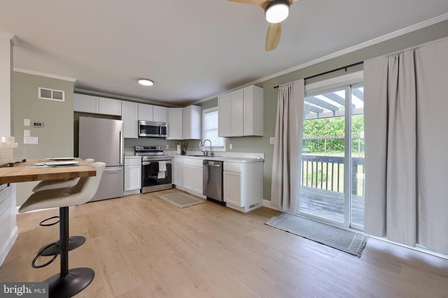900 Evergreen Street photo 12