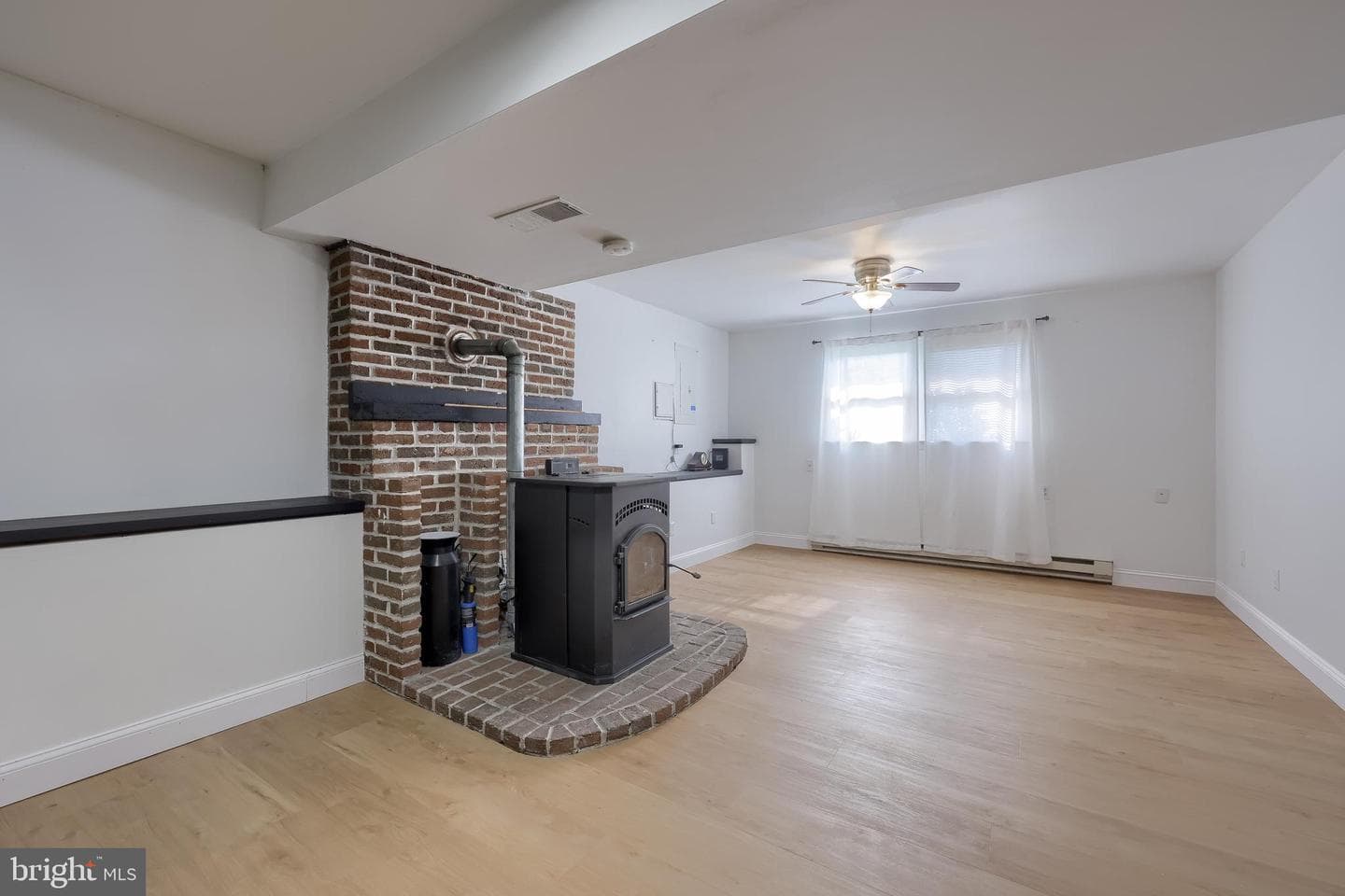 900 Evergreen Street photo 29