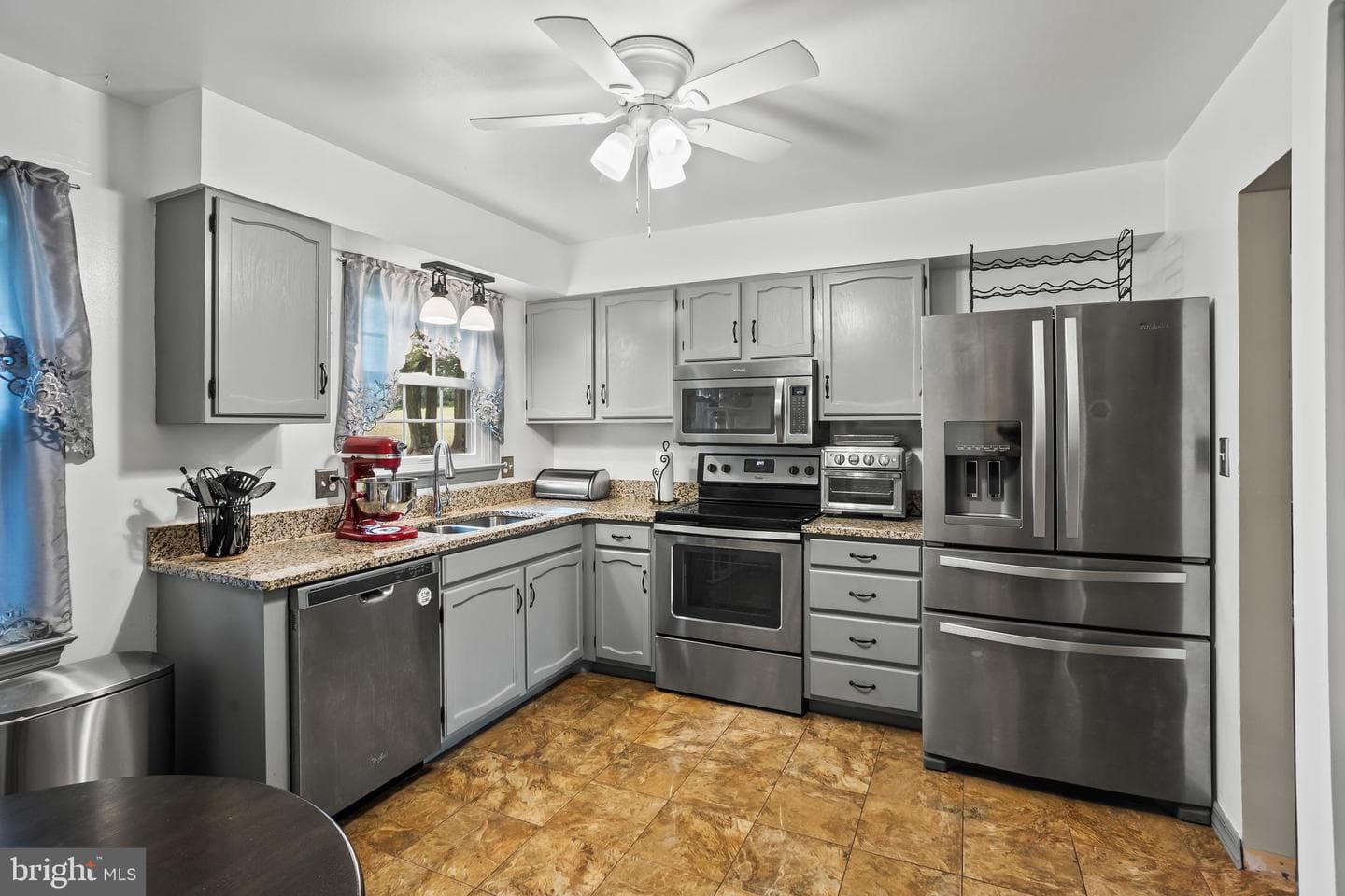 33 Rosewood Lane photo 13