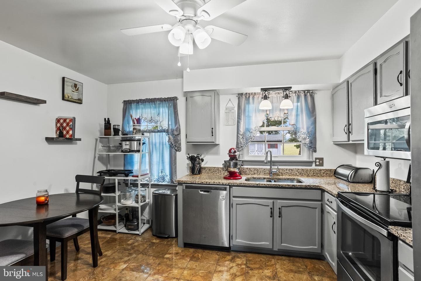 33 Rosewood Lane photo 14